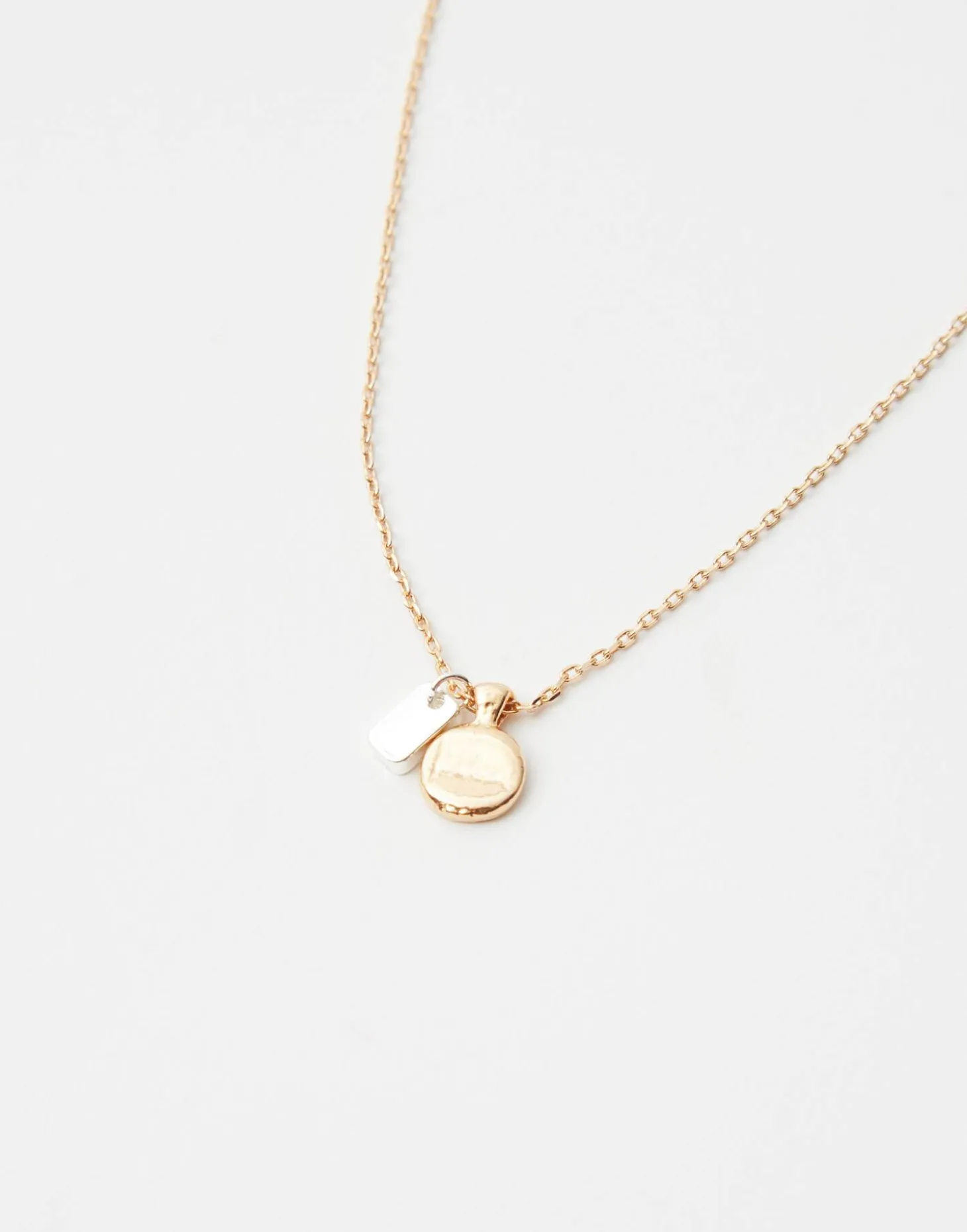 Natura Selection Bisutería>Collar Dos Charms